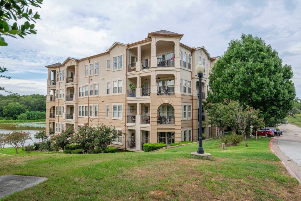 Property photo 1 of 2