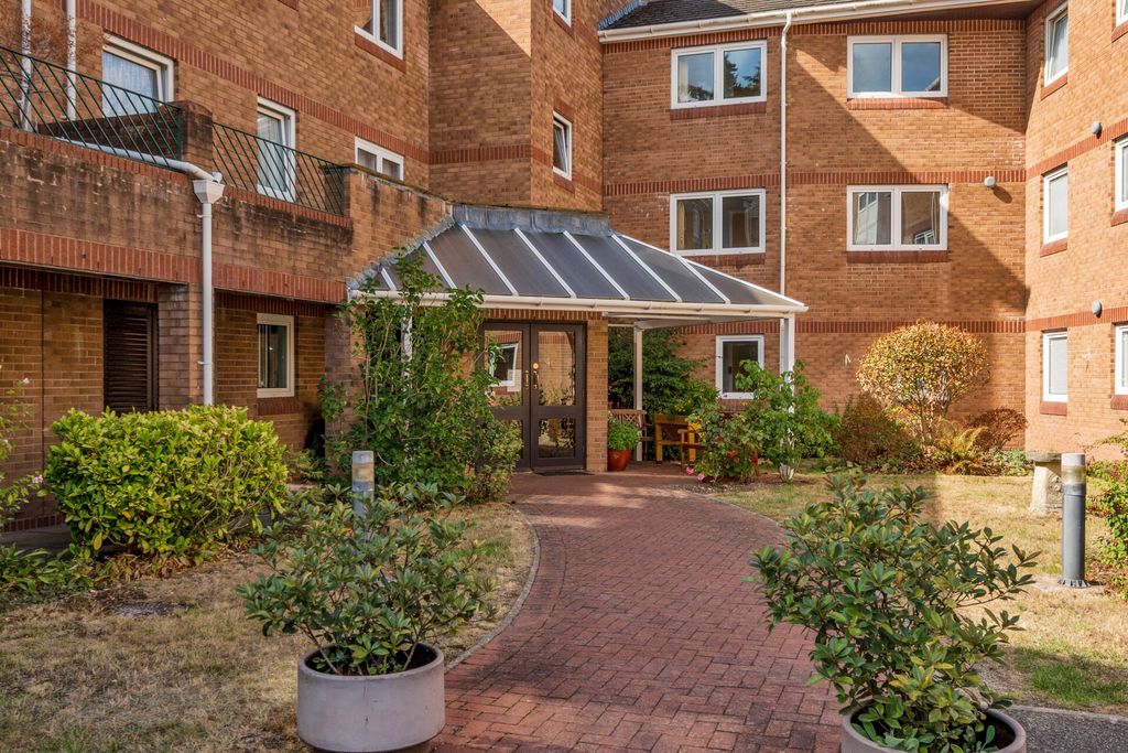 Property photo 1 of 22 1513613-8-1A04421...