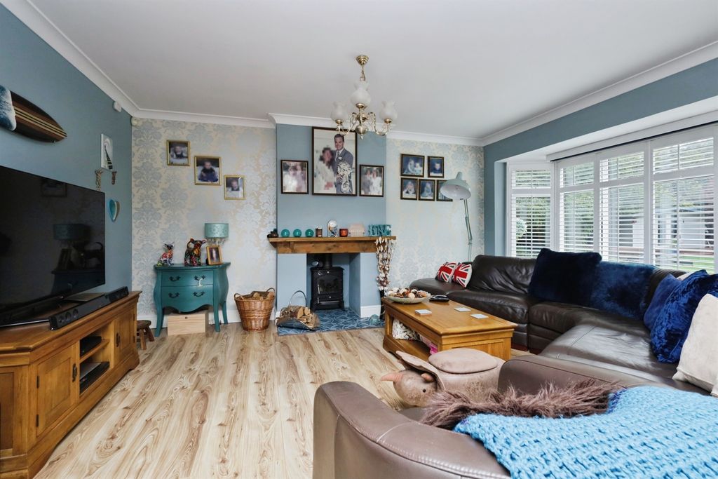 Property photo 2 of 26