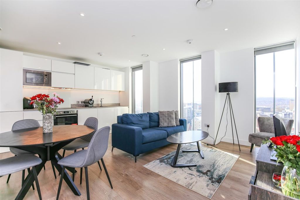 Property photo 1 of 13 B595Fb1B-0F63-4Fbe-B083-Bde7A90c69ba