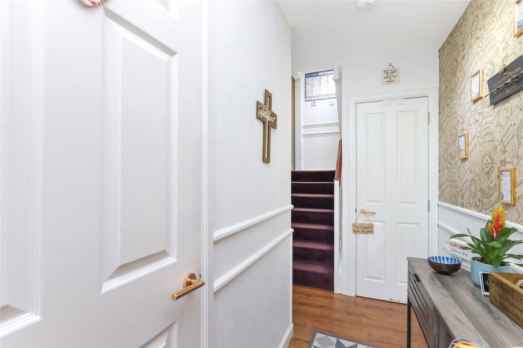 Property photo 2 of 18 Front Entrance