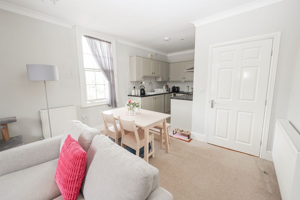 Property photo 3 of 16 4257033