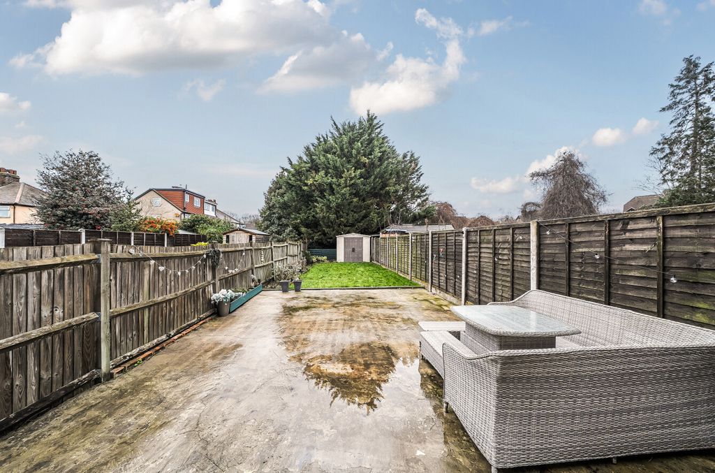 Property photo 3 of 26 1395712-25-696127...