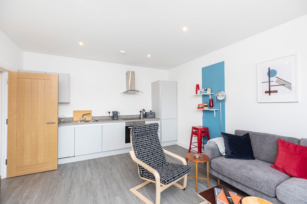 Property photo 3 of 12