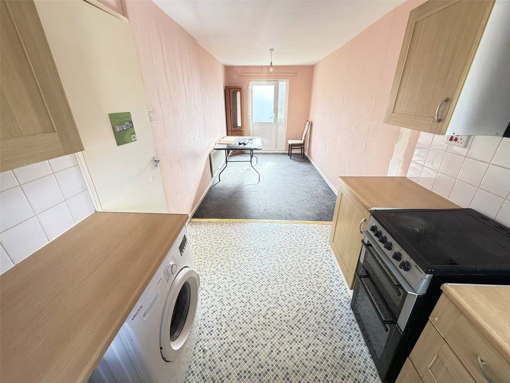Property photo 2 of 13 Picture No. 11