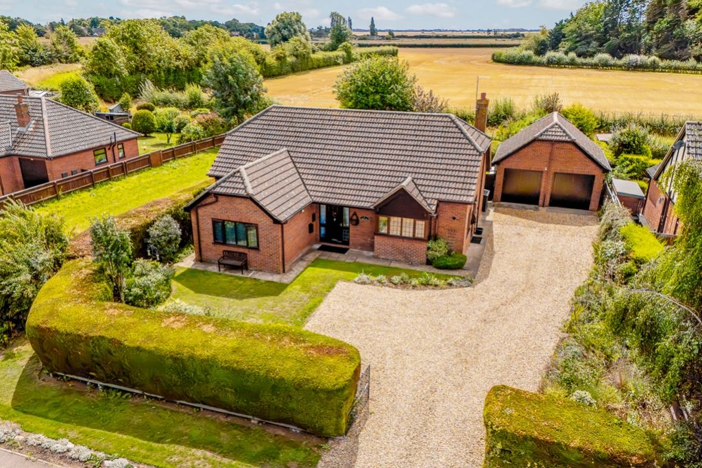 Property photo 1 of 26 Fieldview (Fleet Hargate)-1