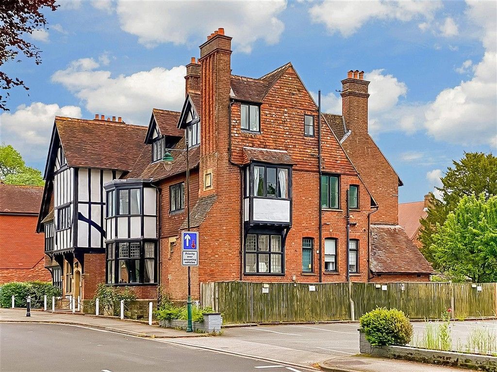 Property photo 1 of 14 Front