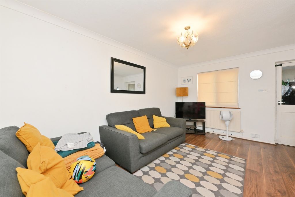 Property photo 2 of 17