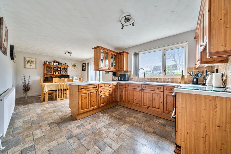 Property photo 3 of 20 Kitchen