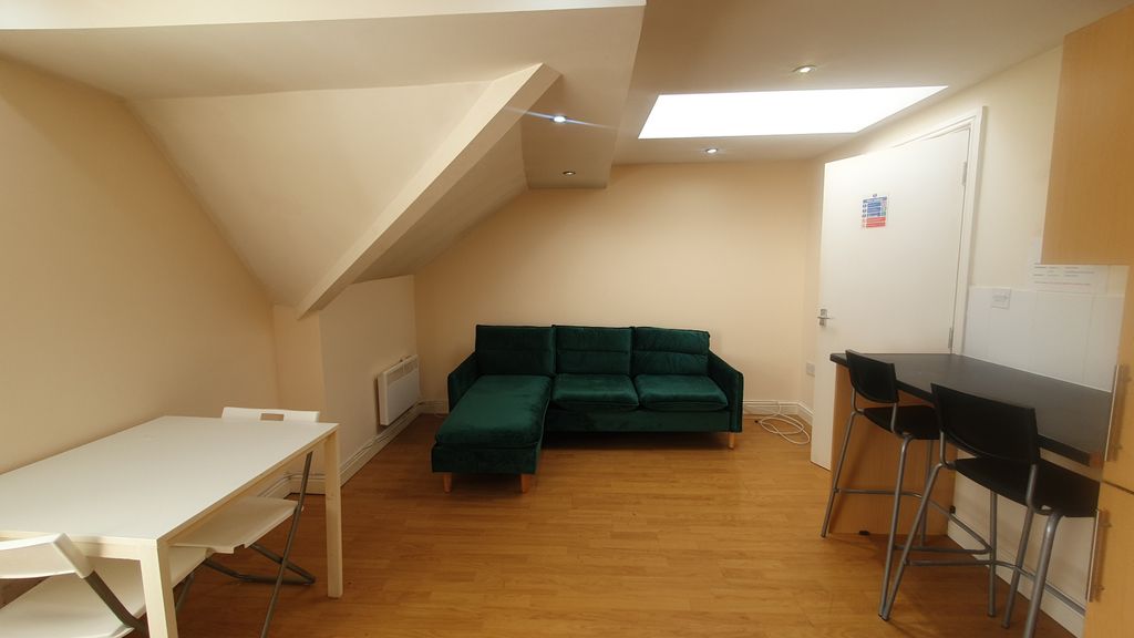 Property photo 3 of 8 Gallery