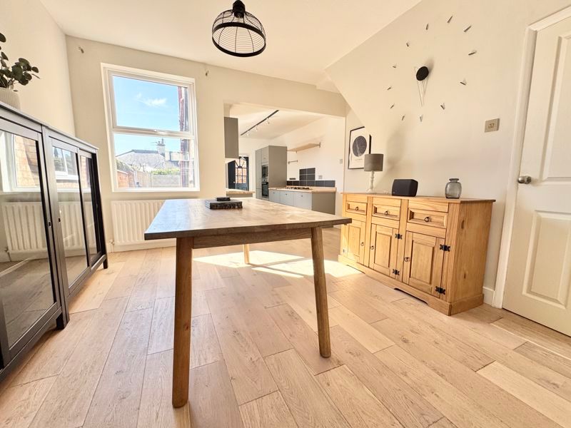 Property photo 3 of 10 Dining Area