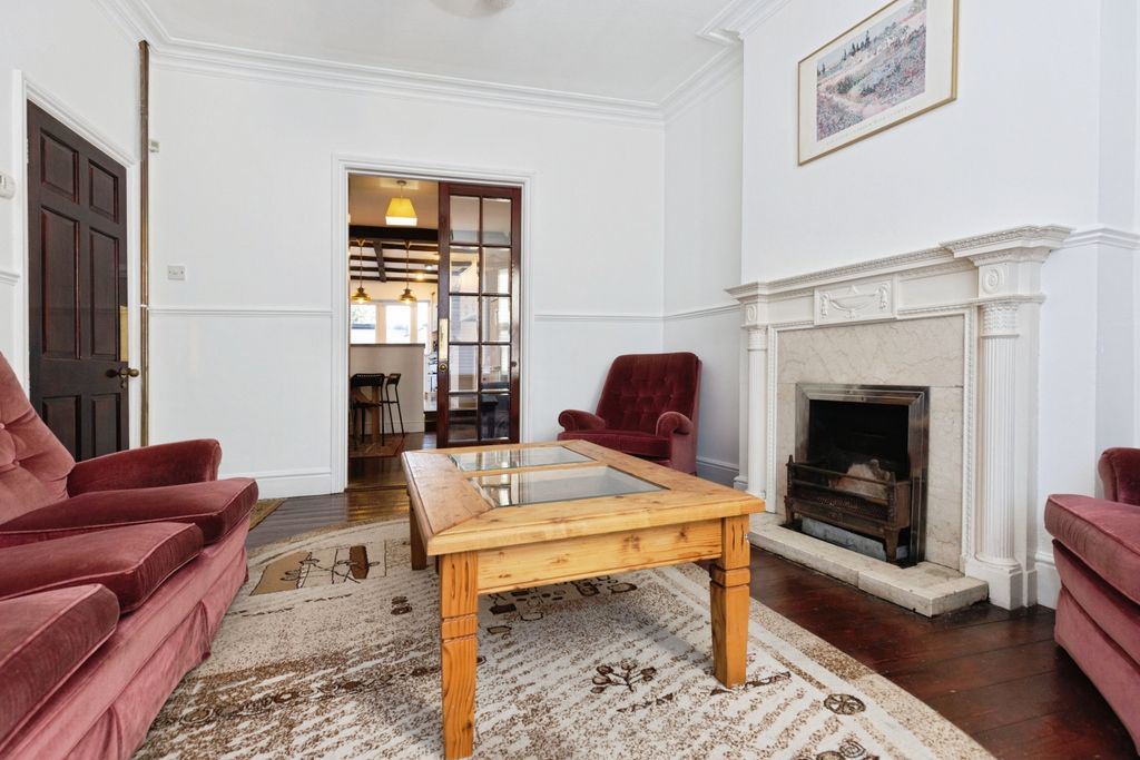 Property photo 2 of 18