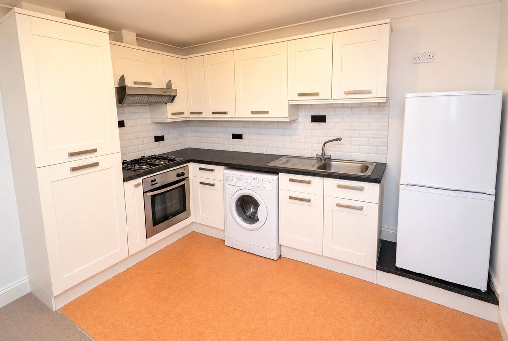 Property photo 3 of 6 Picture No. 04
