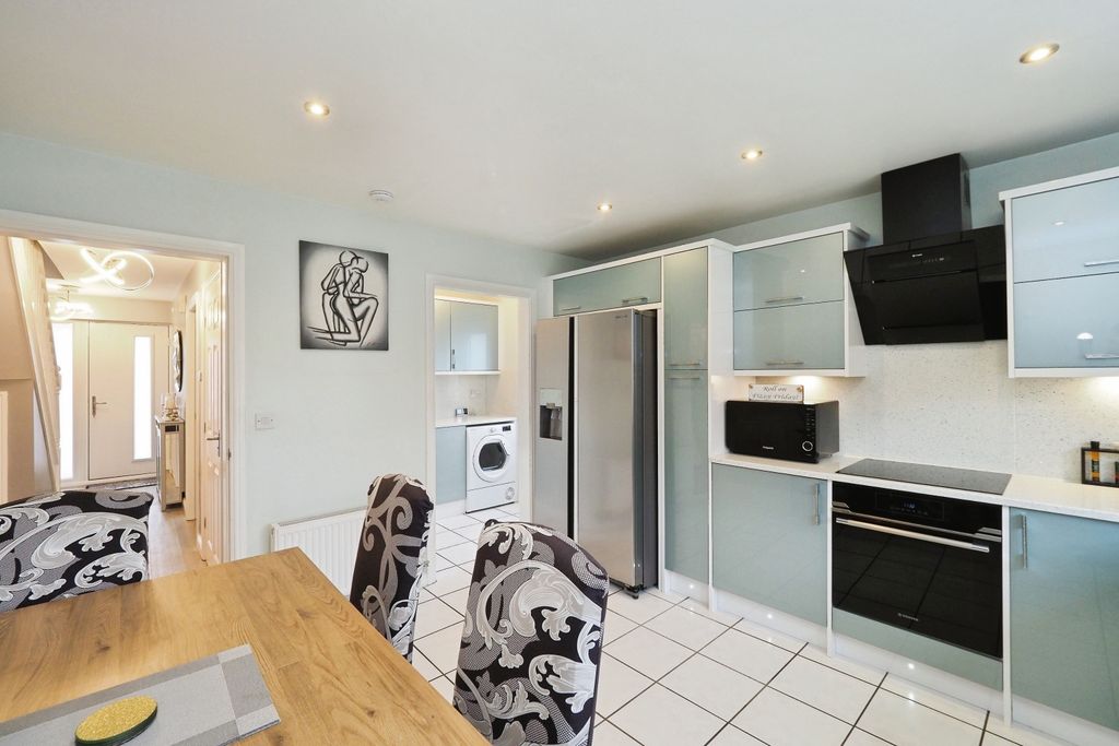 Property photo 3 of 20 Img_3871