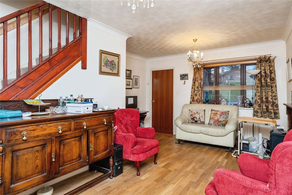 Property photo 3 of 19 Lounge