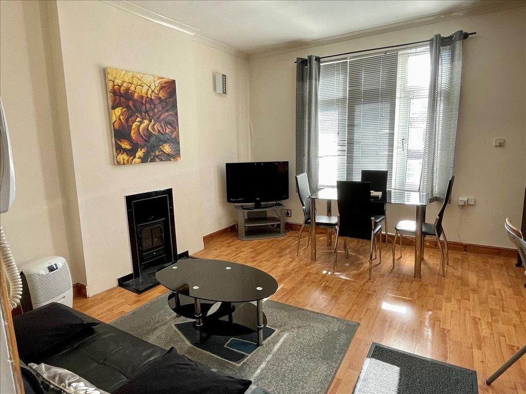 Property photo 2 of 8