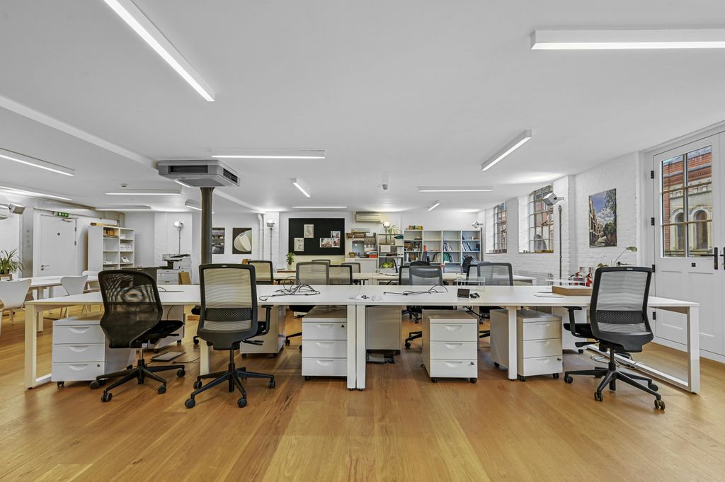 Property photo 3 of 8 Olbc13 Fashionstreet13.Jpg