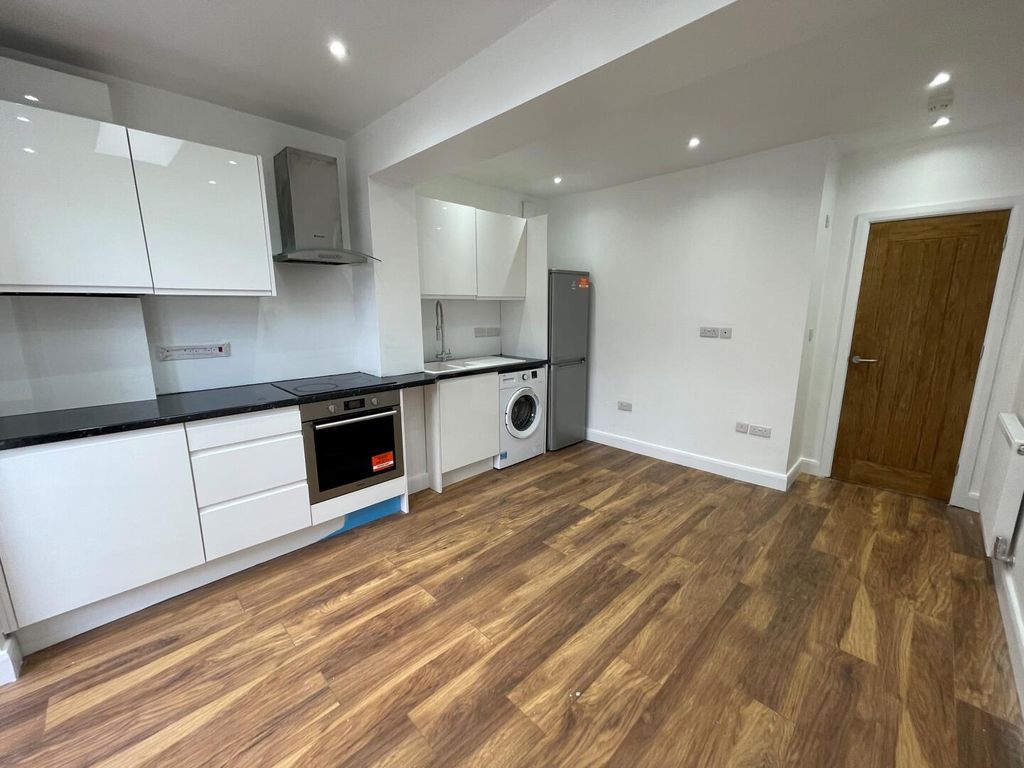 Property photo 2 of 12 Kitchen