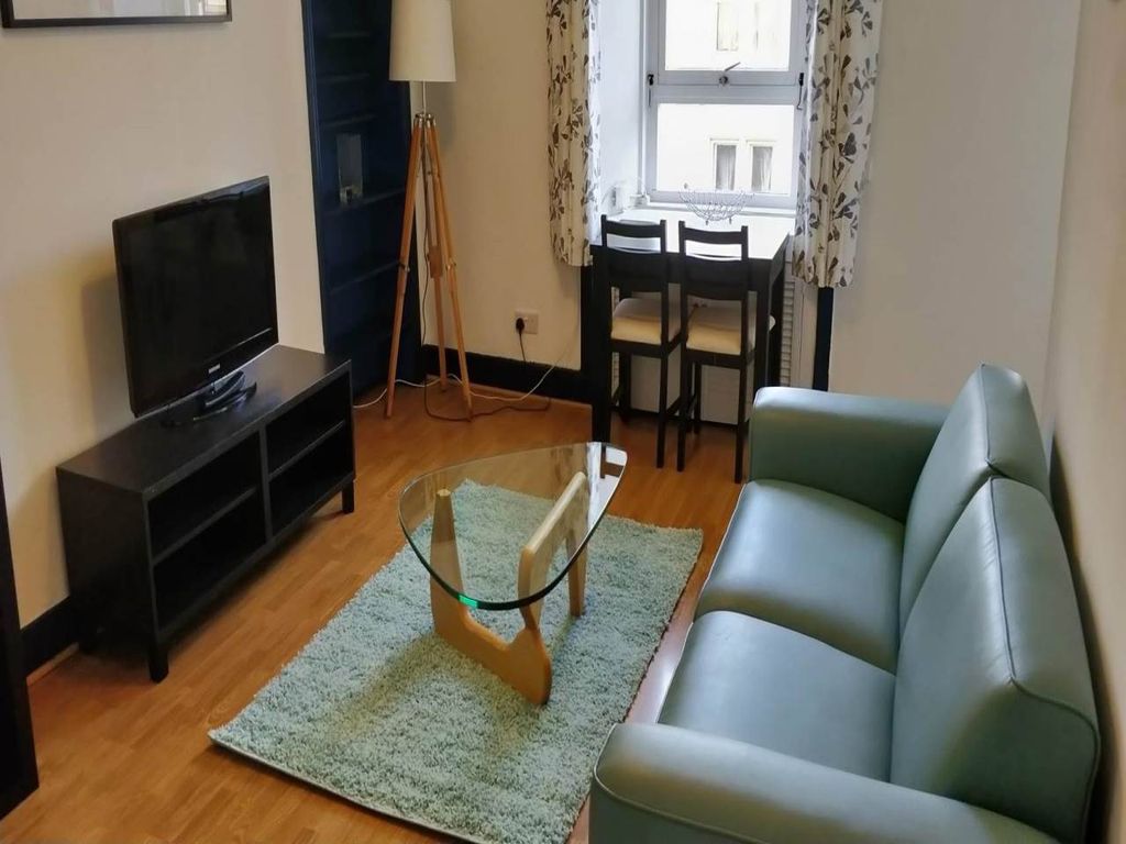 Property photo 3 of 9 New Living Room