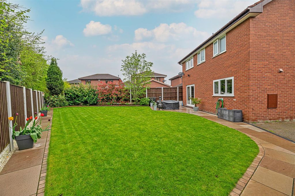 Property photo 3 of 18