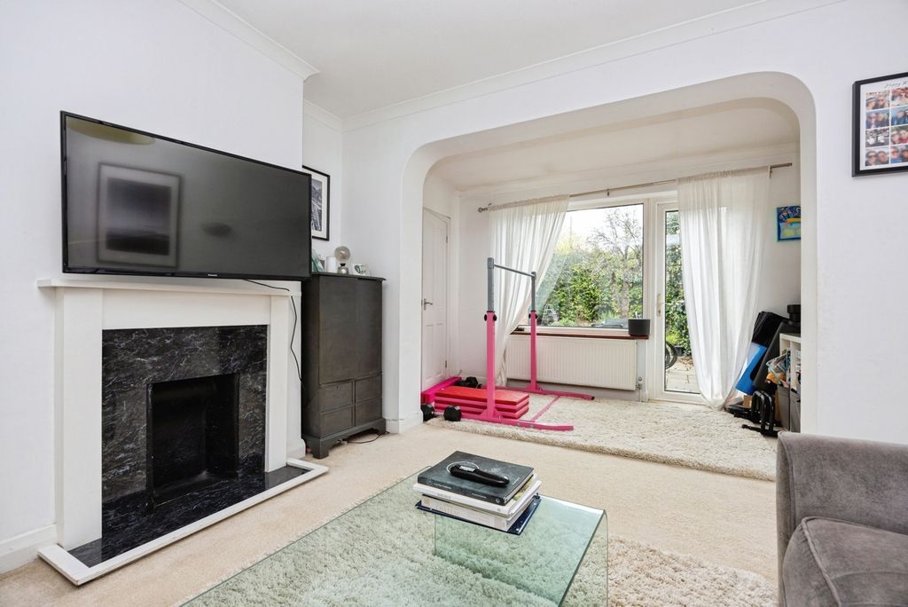 Property photo 3 of 17 Photo