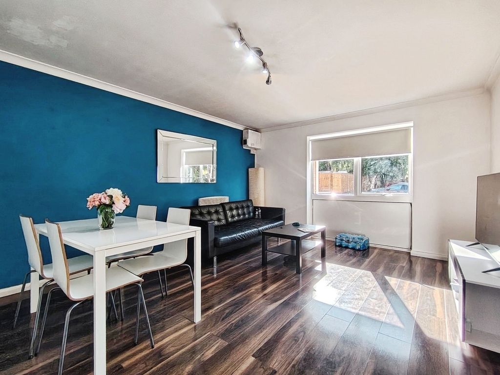 Property photo 2 of 10 Pbox-Img.Jpg