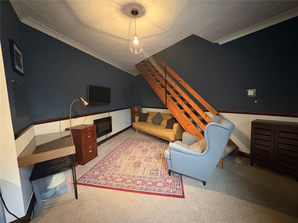 Property photo 2 of 7 Living Room