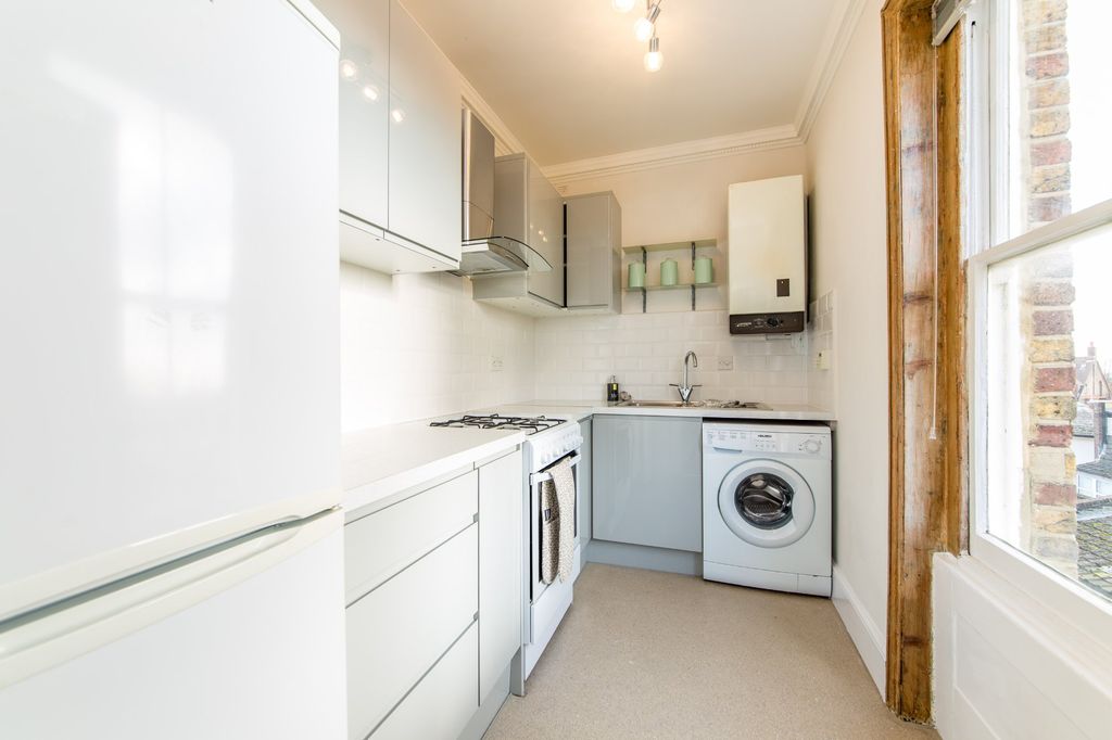 Property photo 3 of 10 Photo 03