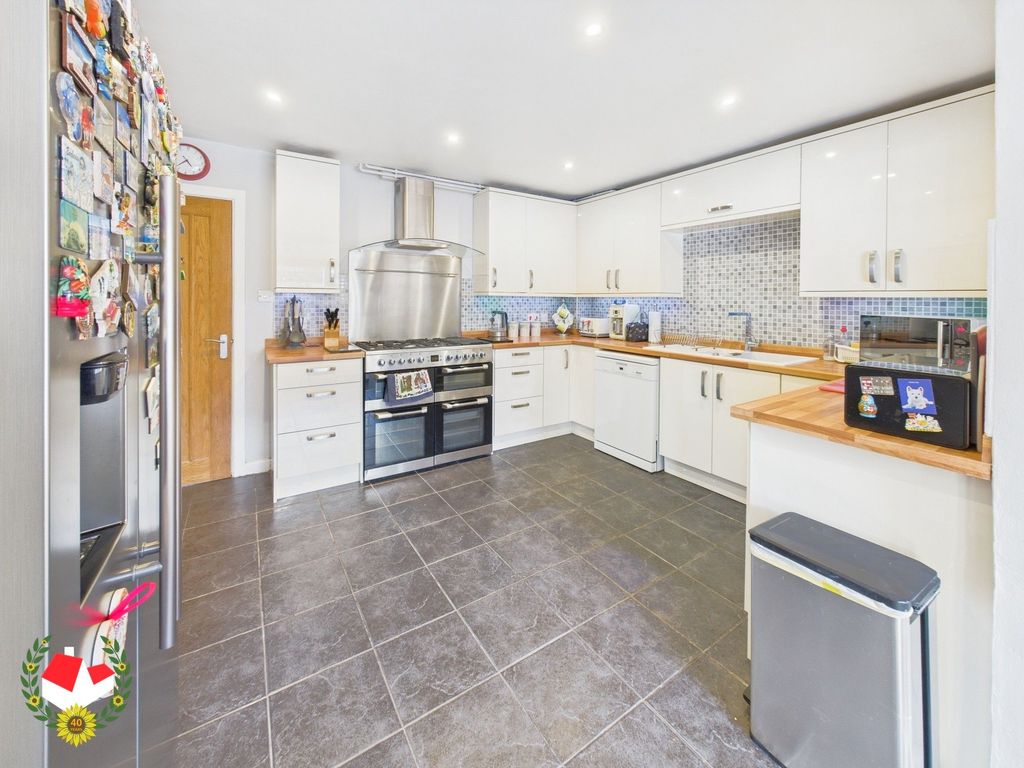 Property photo 3 of 17 Photo 12