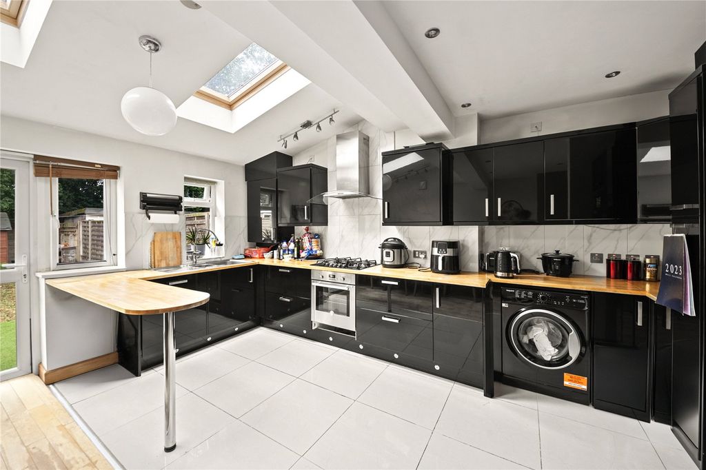 Property photo 3 of 14 Kitchen