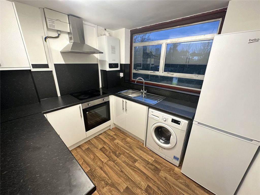 Property photo 1 of 6 Picture No. 11