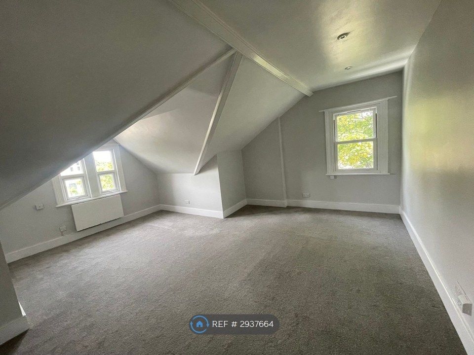 Property photo 3 of 10 Living/Dining Room