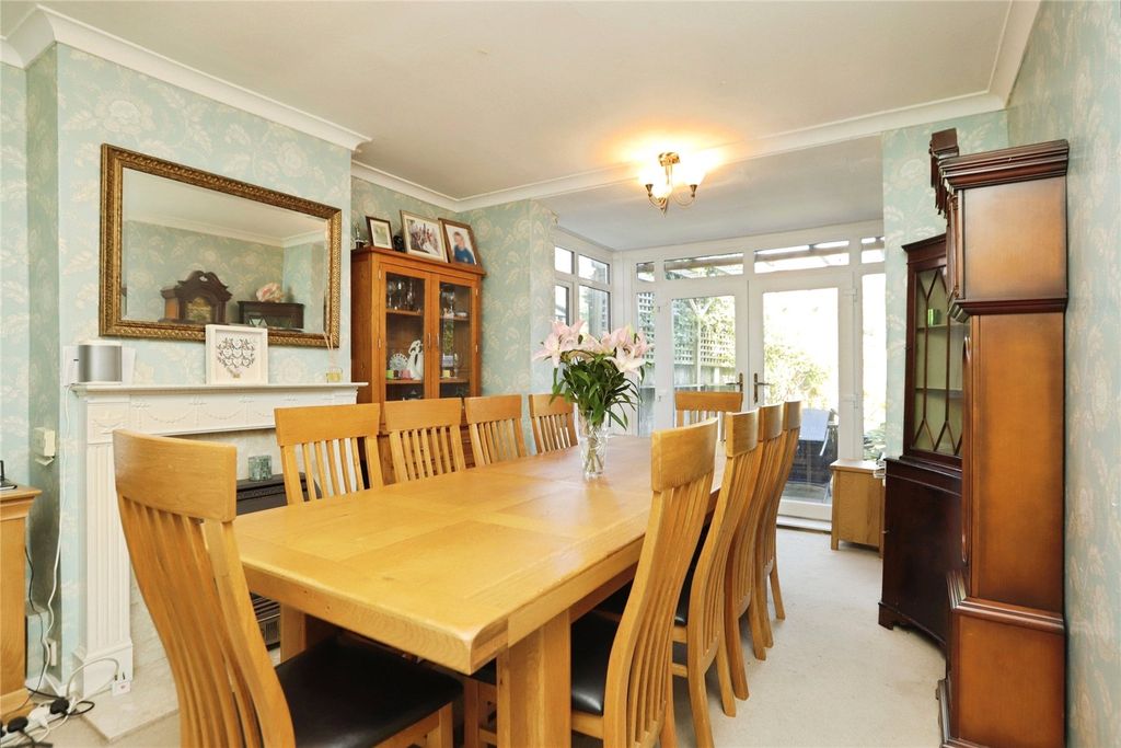 Property photo 3 of 14 Dining Room