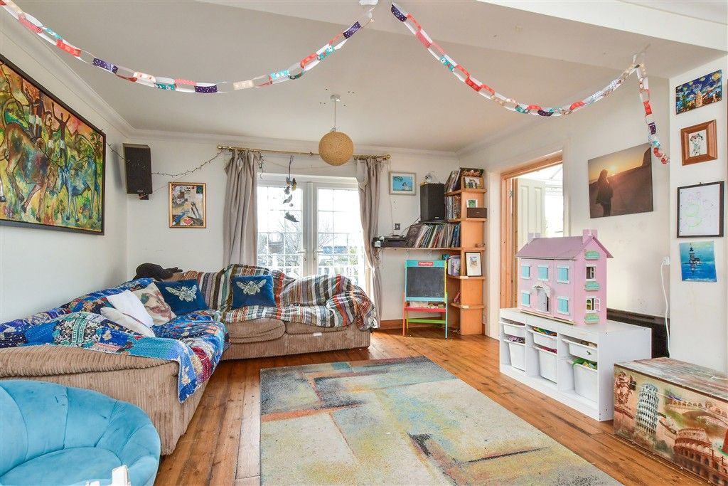 Property photo 3 of 14 Lounge/ Diner