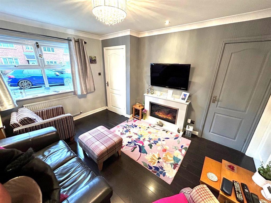 Property photo 2 of 10 New Lounge.Jpg