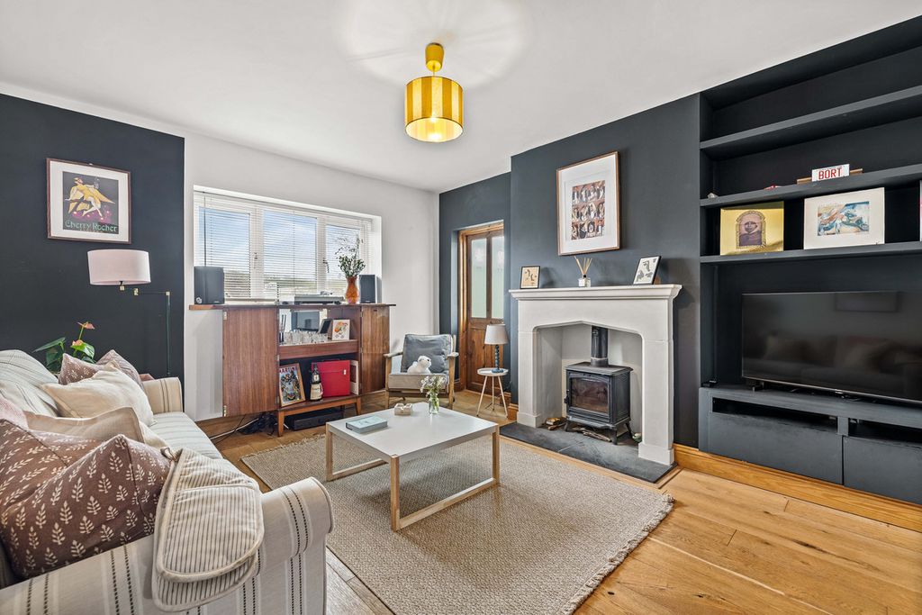 Property photo 2 of 37