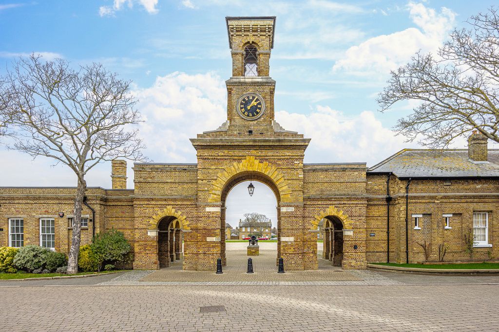 Property photo 1 of 48