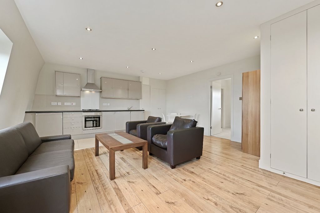 Property photo 1 of 9 Reception/Kitchen