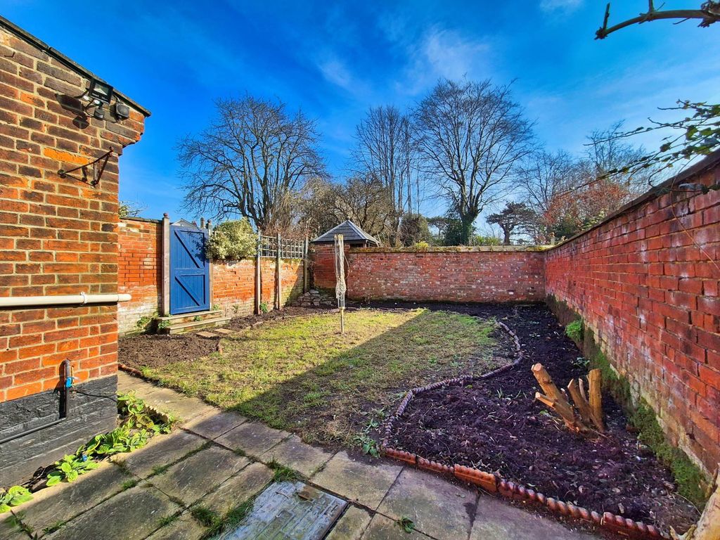 Property photo 2 of 26