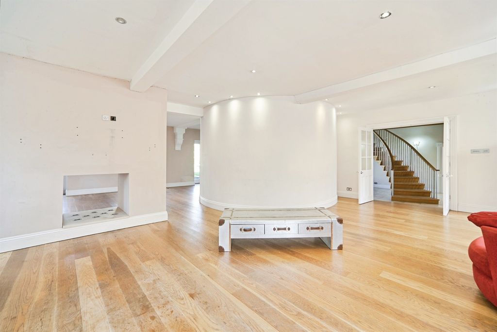 Additional image 16 of 3 bed property for saleRadcliffe Lane, Pudsey LS28
