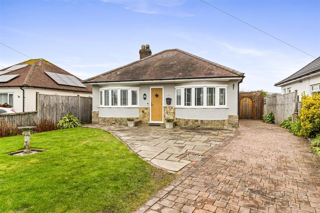 Property photo 1 of 18 20 Langbury Lane-015.Jpg