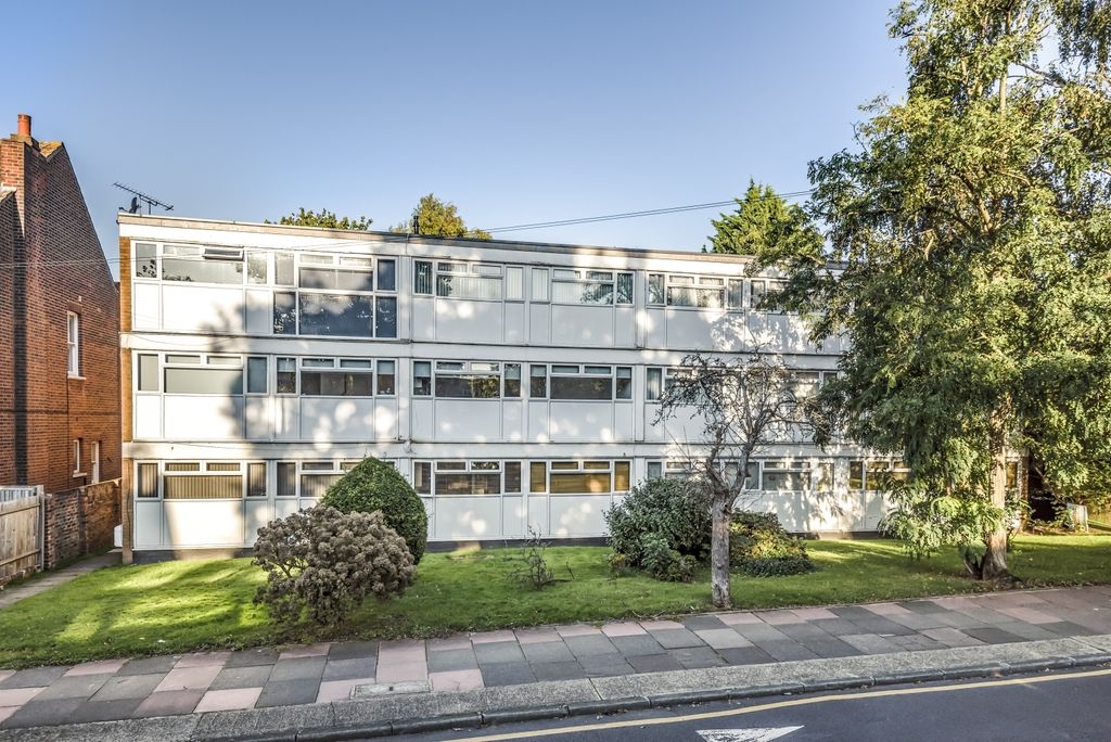 Property photo 3 of 11 External