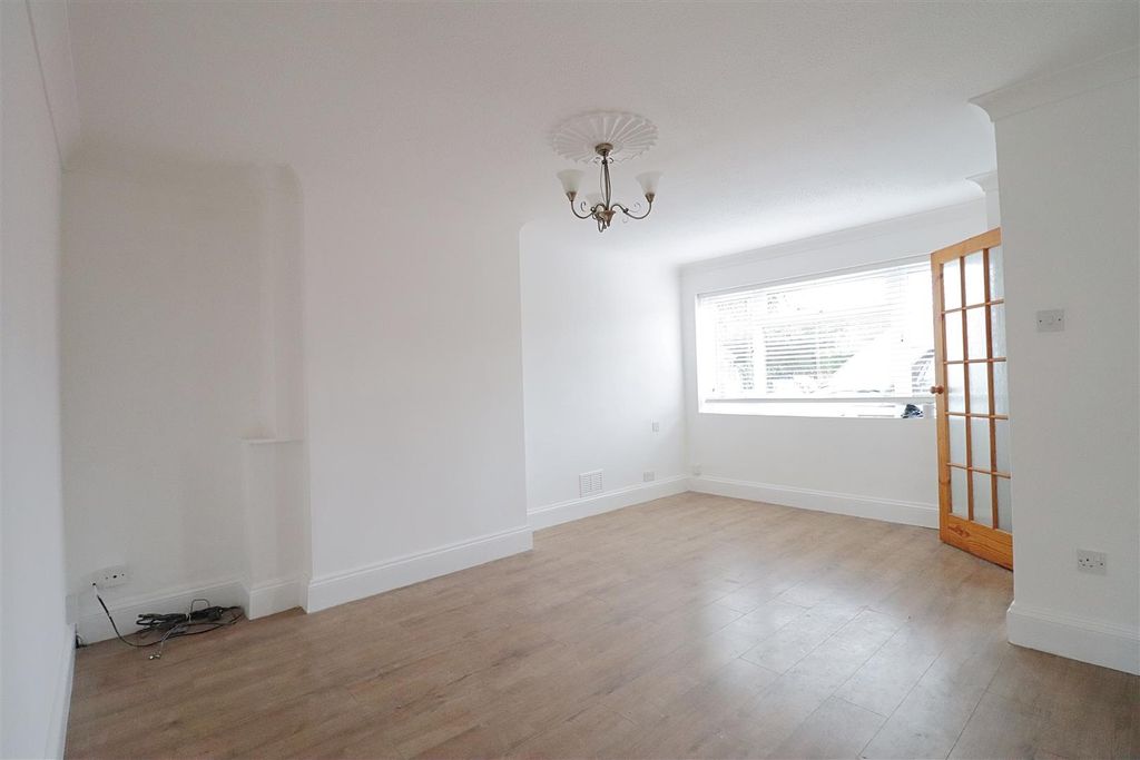 Property photo 3 of 14 Img_2046.Jpg
