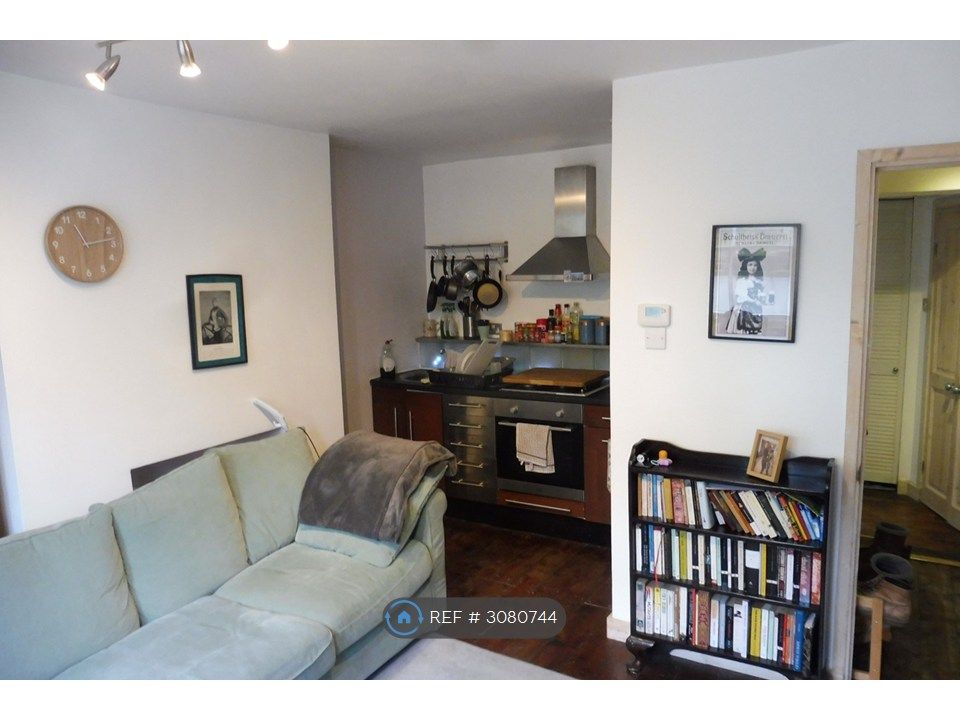 Property photo 3 of 14 Living Room