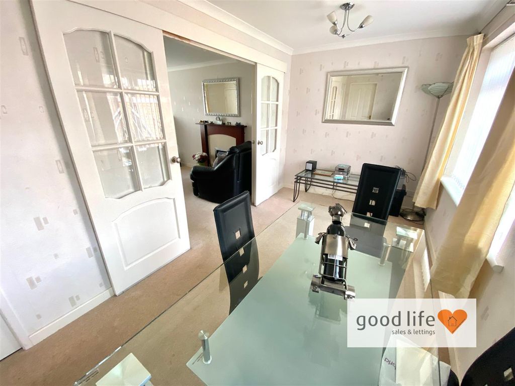 Property photo 3 of 16 20251009_111304748_Ios36Fylingdale.Jpg