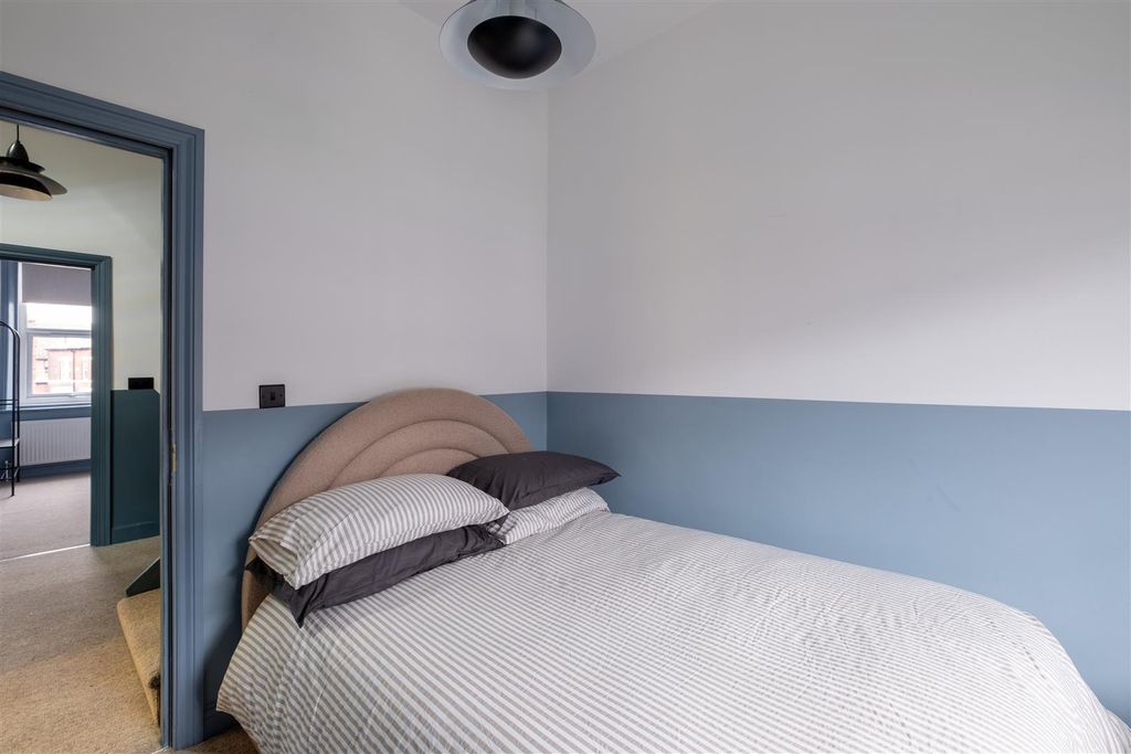 Property photo 3 of 74 35 Fifth Avenue HMO He-3.Jpg