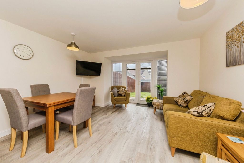 Property photo 3 of 17 Photo