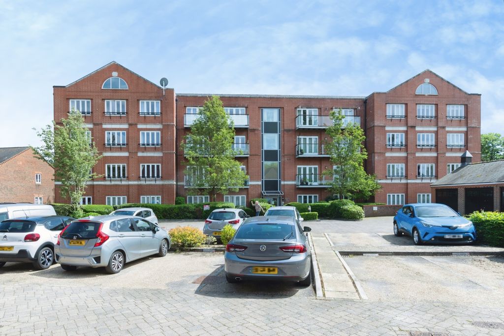 Additional image 5 of 2 bed flat for saleDownton, Salisbury SP5