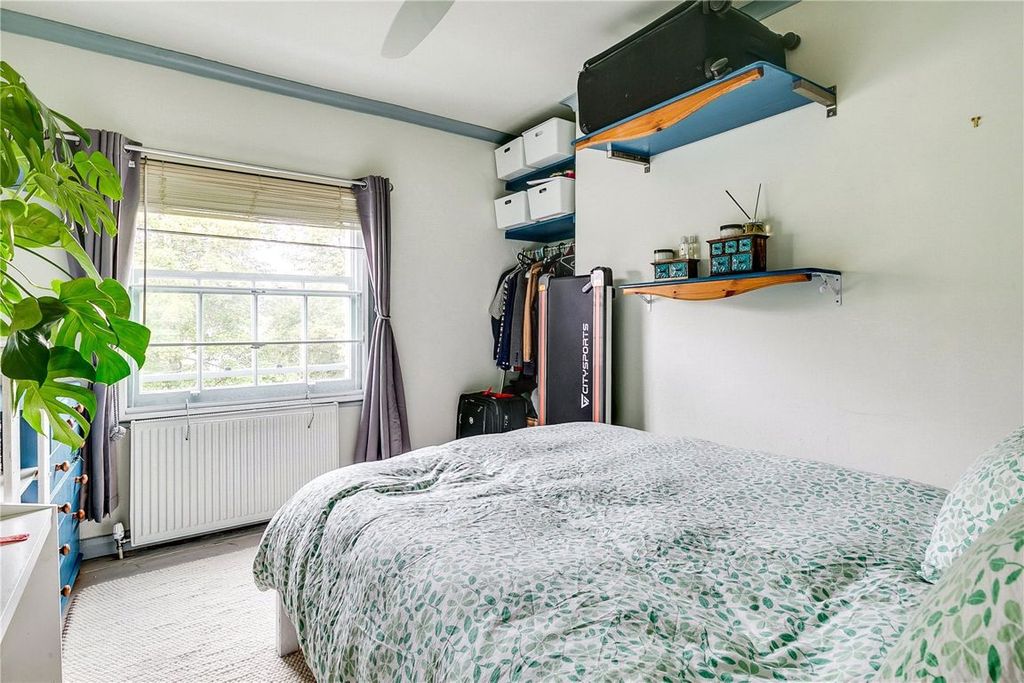 Property photo 3 of 6