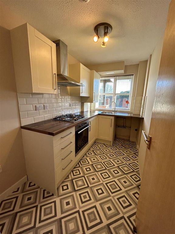 Property photo 3 of 7 Kitchen Pic.Jpg